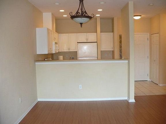 3rd image of 12224 NE 8th St APT 207
