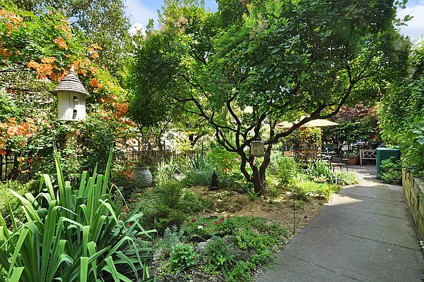 Sold by Corcoran | media 7