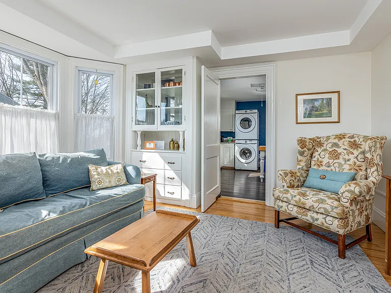 80 Roberts St #2 — Photo 6