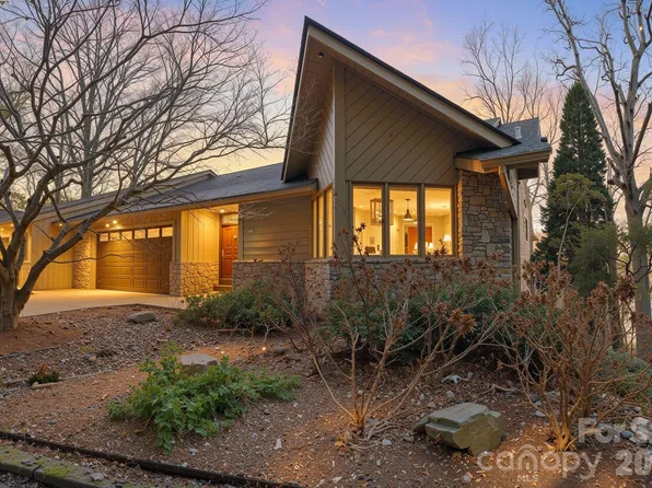 3302 Timber Trl, Asheville, NC 28804