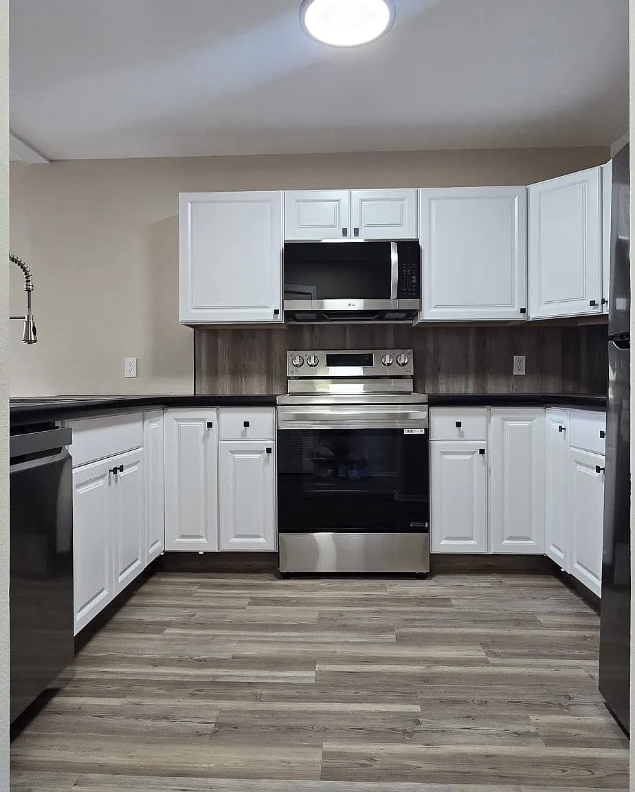 2 bed, 1008 sqft, $1,425 — Photo 1