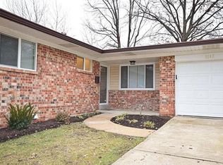 8612 Carriage Way Dr, Saint Louis, MO 63123