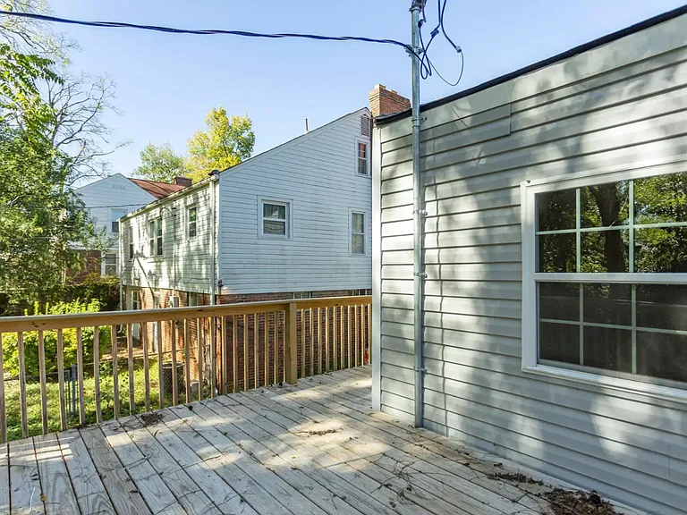 1523 44th St E — Photo 39