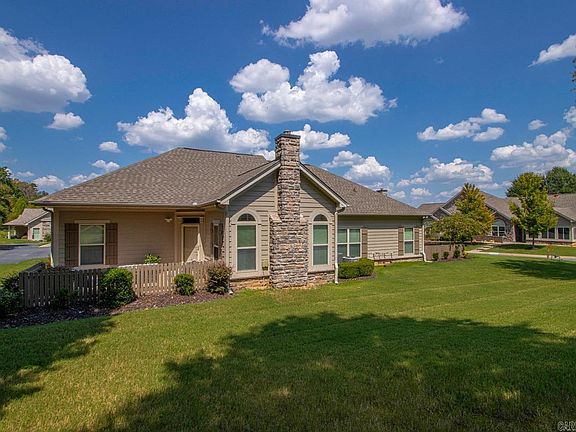 2nd image of 113 Mountain Terrace Cir