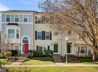 4118 Fountainside Ln, Fairfax, VA 22030