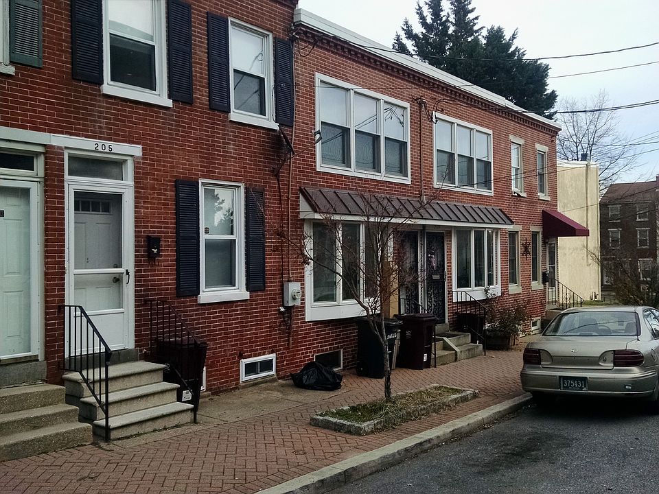 2nd image of 205 E 13th St