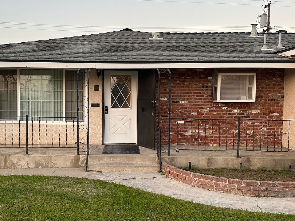 1st image of 527 W Dennis Dr