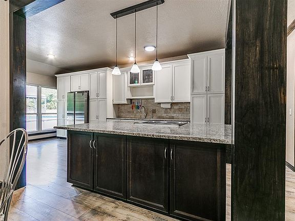 5th image of 14509 Chapel Dr