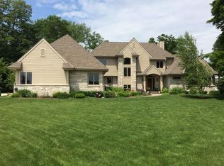 27 Hickory Dr, Random Lake, WI 53075