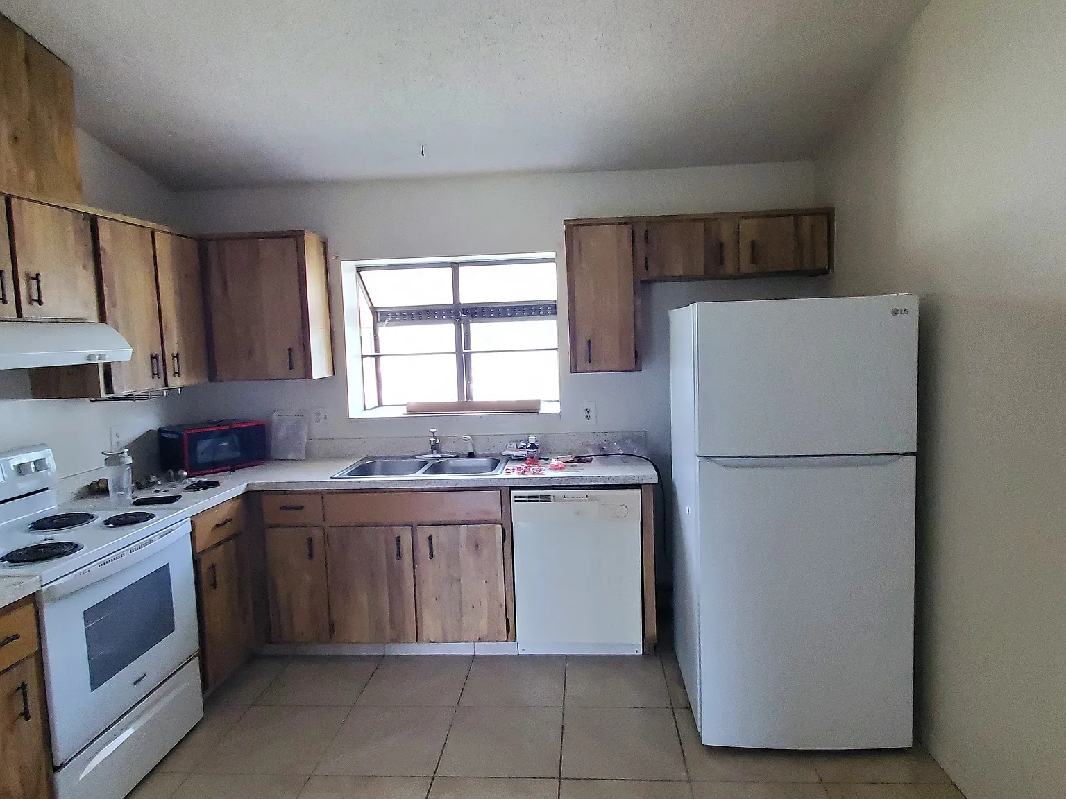 1222 Tino Ct — Photo 2