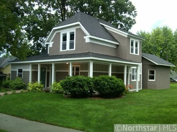 415 Meridian St N, Belle Plaine, MN 56011