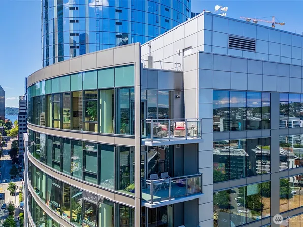 820 Blanchard Street #1905, Seattle, WA 98121