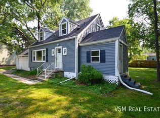 6601 E River Rd NE, Minneapolis, MN 55432