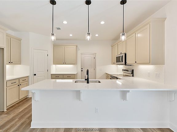 5th image of 1749 Summit Crossing Ln