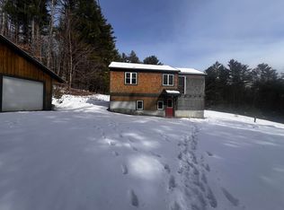 998 W Hill Rd, Saint Johnsbury, VT 05819