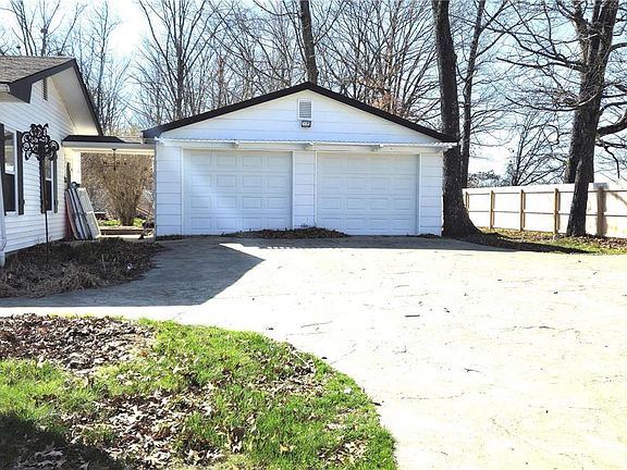 3rd image of 241 County Road 4240