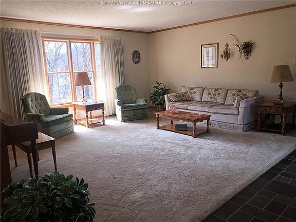 5th image of 21 Bethmont Dr
