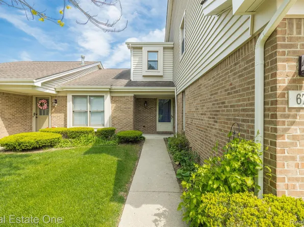 678 Summit Ridge Dr, Milford, MI 48381