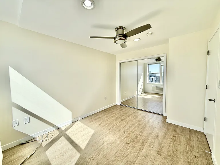 249 S 49th St #8O6 — Photo 42