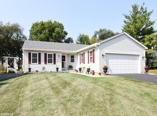 436 Hampton St, Cary, IL 60013