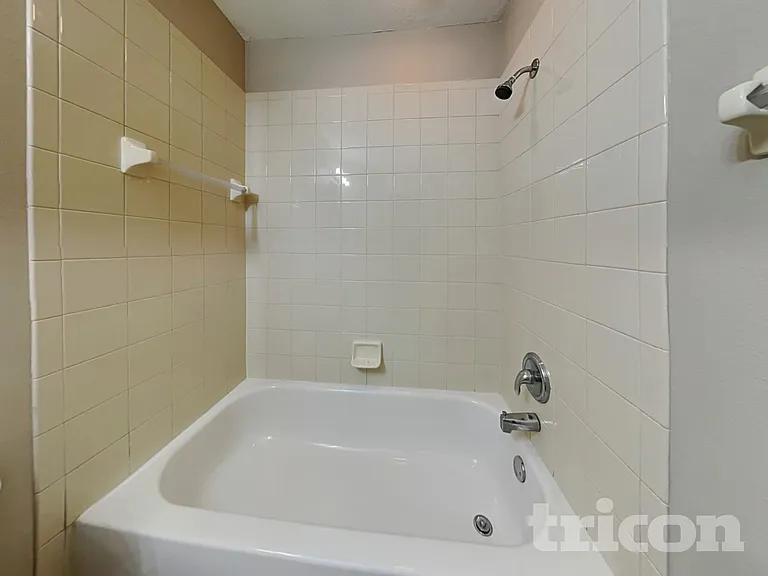 3124 58th Ter E — Photo 12