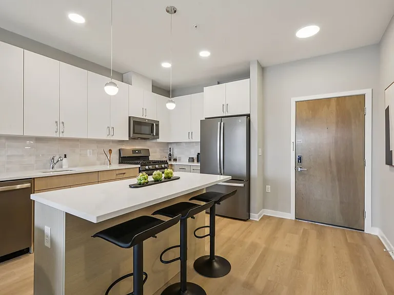 968 Bonnel Ct — Photo 1
