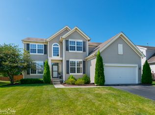 130 Meadows Dr, Gilberts, IL 60136