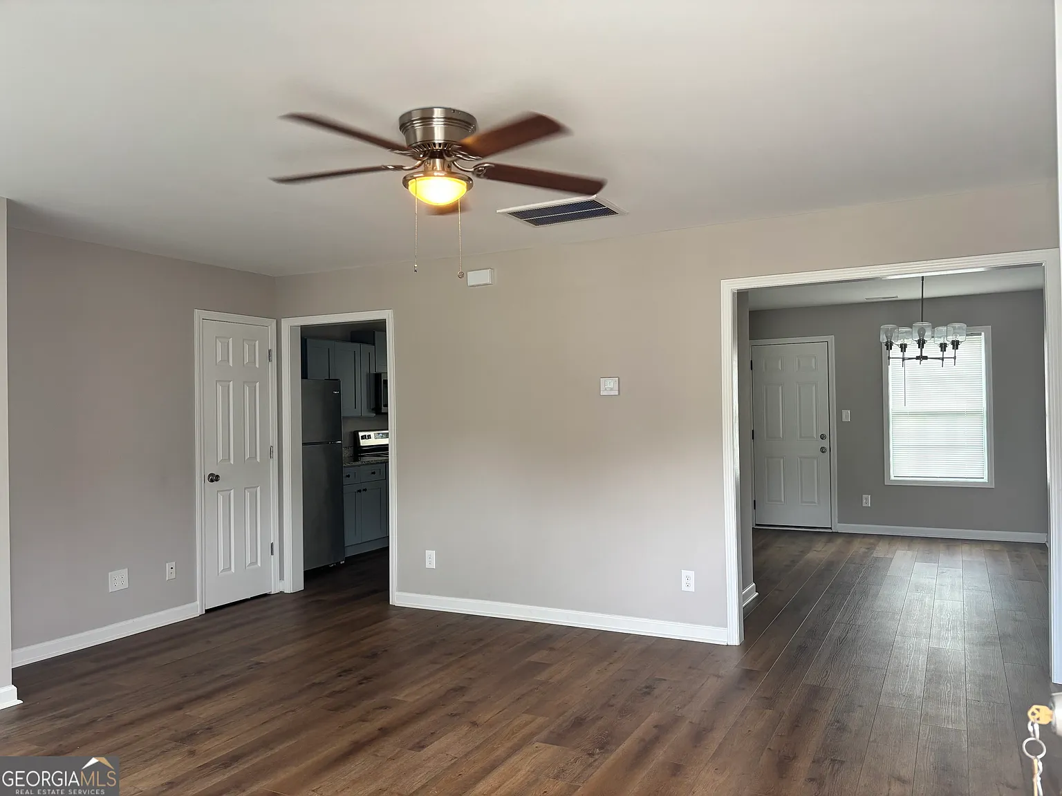 3 bed, 2.5 bath, 1364 sqft, $1,550 — Photo 2