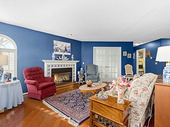 4th image of 5200 N Knoxville Ave APT 104S