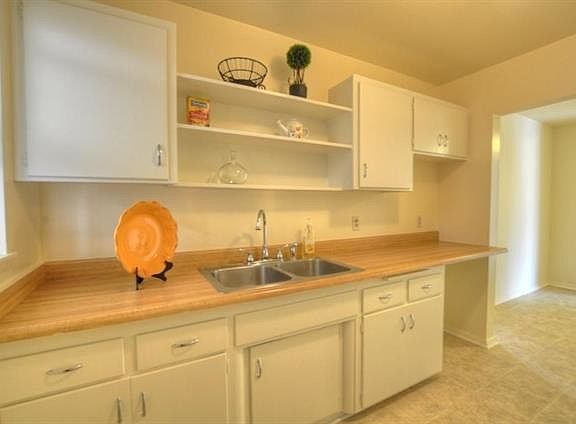 5th image of 3180-82 Mandan Way
