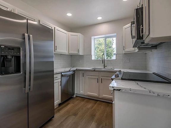 5th image of 938 E Waverly St #279