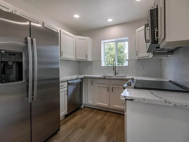 938 E. Waverly St. — Photo 5