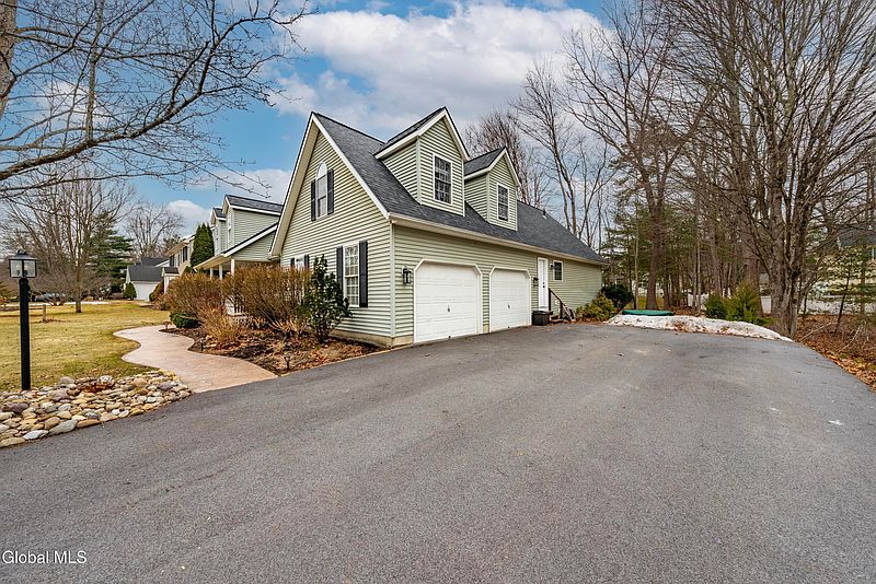 5th image of 56 Cobble Hill Drive