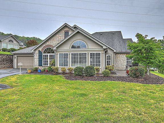 3rd image of 3906 Sky Vista Ct #3906