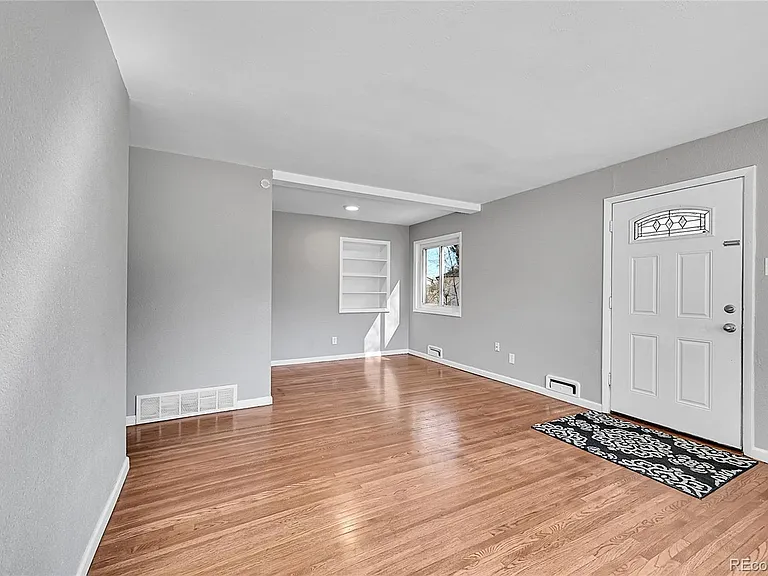 5635 Nebraska Way — Photo 8