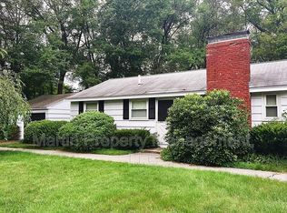 15 Walsh Rd, Bedford, MA 01730
