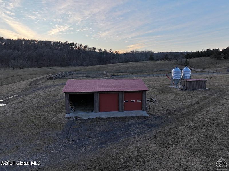 3rd image of 174 Vandenburgh Road