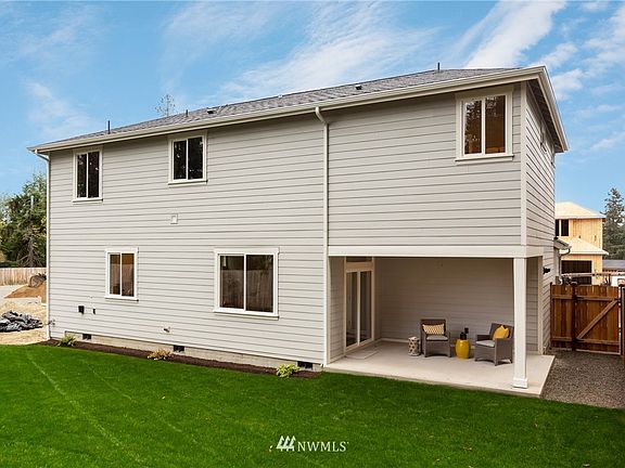 4th image of 1080 NE Sockeye Court