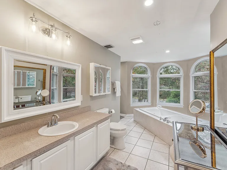 1 Candace Dr — Photo 12