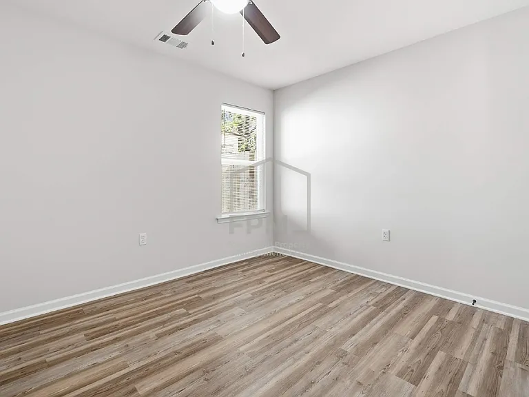 349 N Worthington Dr — Photo 14
