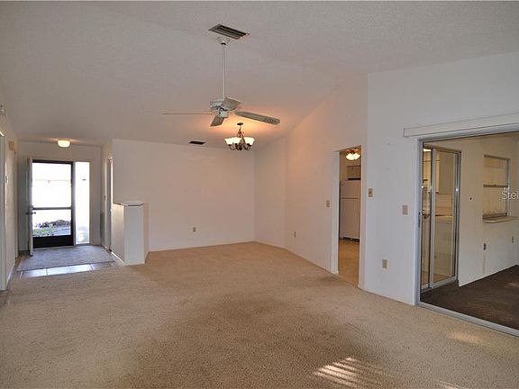 4th image of 596 Foxwood Blvd #596