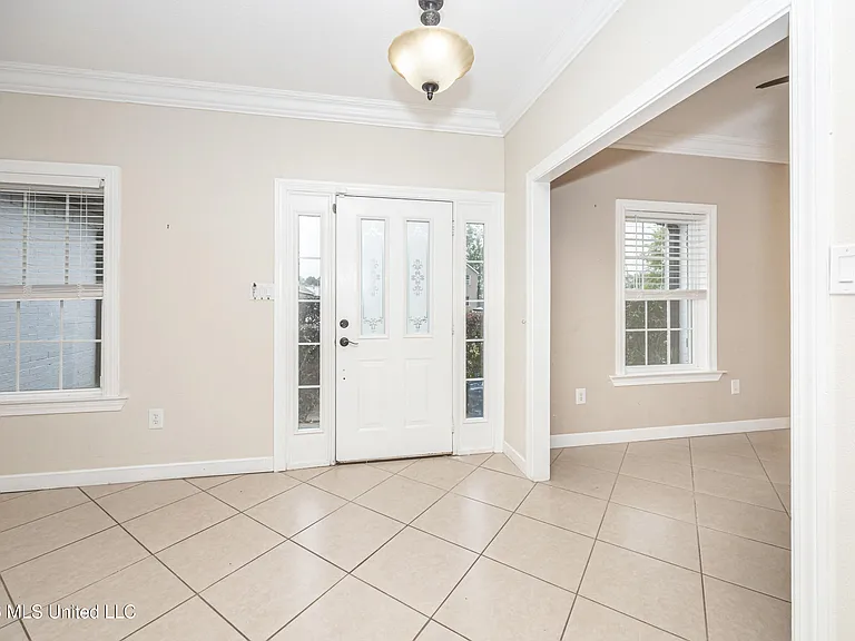 15208 Lisa Dr — Photo 8