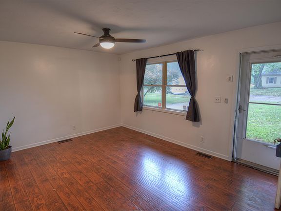 5th image of 54602 Suburban Dr