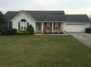 2422 Lake Pointe Dr, Cookeville, TN 38506