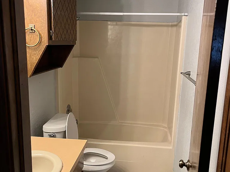 9029 N Rockwell Dr — Photo 16