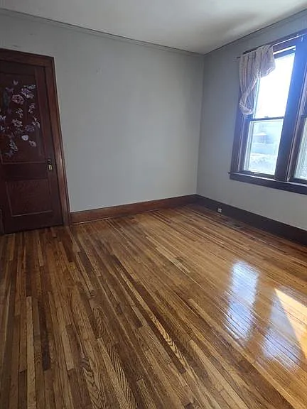 445 Newbury St — Photo 4