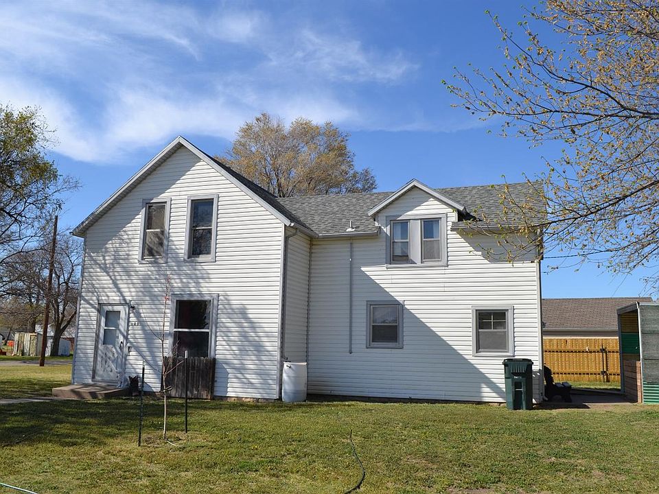 1st image of 305 E 13th St