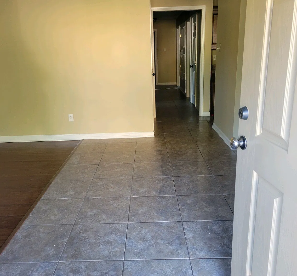 3 bed, 1374 sqft, $1,400 — Photo 2