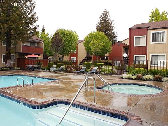 4th image of 550 River Glen Dr #18