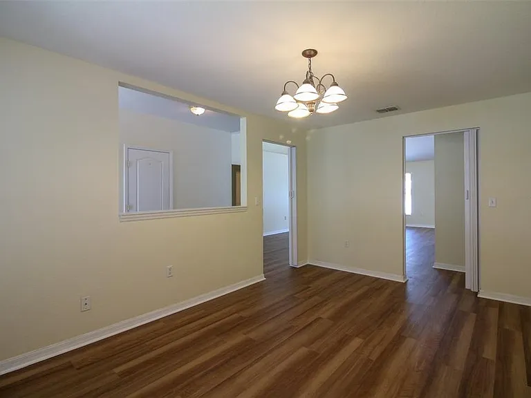 6719 Highlands Creek Blvd — Photo 6